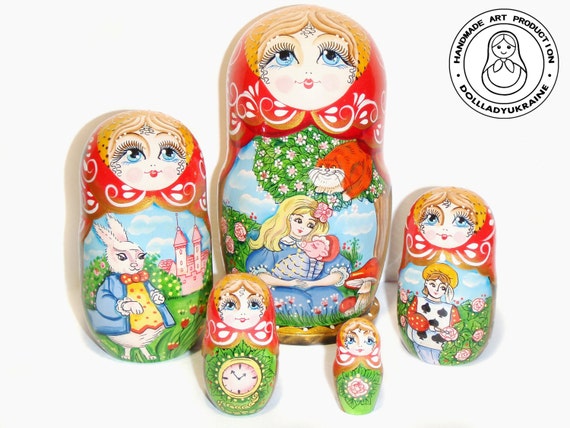 alice in wonderland nesting dolls