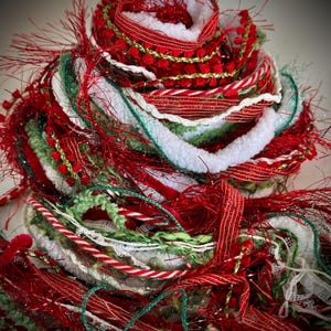 Nuovo pacchetto - BUONE FESTE, 30 yd di fibra artistica decorativa, filato speciale per abbellimento