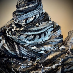 Ultimo - TWILIGHT ZONE Adornment Fiber Art Bundle, Filato speciale per abbellimenti, 32 iarde