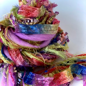 Nuovo - Skip-A-Dee-Doo-Dah, 28 yd Adornment Fiber Art Bundle, Filato speciale per abbellimento