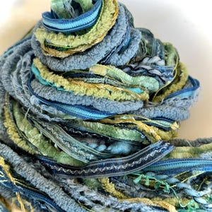 Nuovo pacchetto - SEA GRASS, 28 yd Adornment Fiber Art Bundle, Special Yarn Embellishment