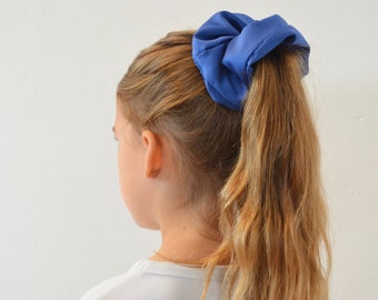 XXL scrunchie made of shiny satin: handmade, 18 cm diameter, gentle on hair, eye-catcher in bright colors; Must have for modern styling