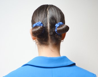 mini scrunchie made of shiny satin: handmade, gentle on hair, eye-catcher in bright colors; Must have for modern styling, bracelet