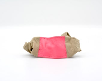 Scrunchie with leather, pink (unique due to the faux leather detail, for the hair or wrist) Hair tie with pink leather