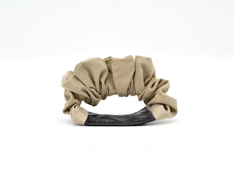 Scrunchie with leather, black (unique due to the faux leather detail, for the hair or wrist) Hair tie with black leather