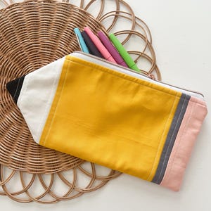 Pencil Zipper Pouch – Cute Pencil-Shaped Bag for School, Teachers, and Gift Giving