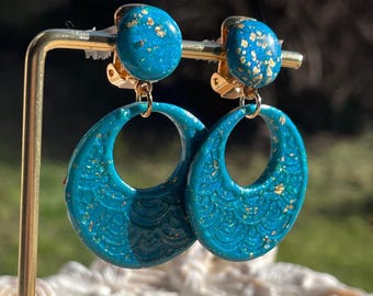 Clip-on earrings, clip-on earrings, earrings for unpierced ears.