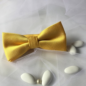 Child bow tie, yellow cotton silver dots, adjustable neck circumsthet