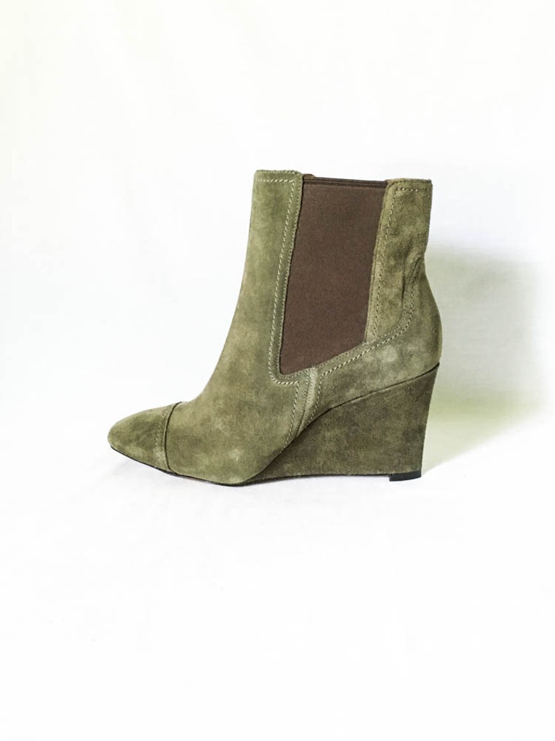 green suede chelsea boots womens