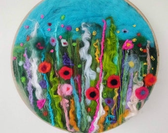 Fiori colorati con ago in feltro di lana, pittura a cerchio, arte della parete tessile