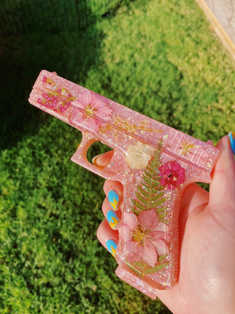 Resin Gun With Flowers resin decoration