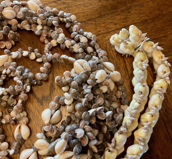 Vintage Three Handmade Mongo and Other Shell Lei … - image 4