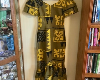 Vintage Handmade Bark Cloth Aloha Dress (S to XS) - Tapa Pattern, 3/4 Length, Short Sleeve - Made in Hawaii - 1960's to 1990's