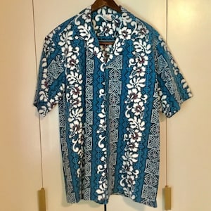 Vintage &quot;Winnie Fashion&quot; Men&#39;s Large Aloha Shirt - Made in Hawaii - 1970&#39;s to 1990&#39;s