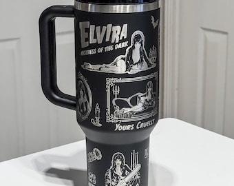 Vaso de acero inoxidable grabado con láser con la frase "Ama del Horror"