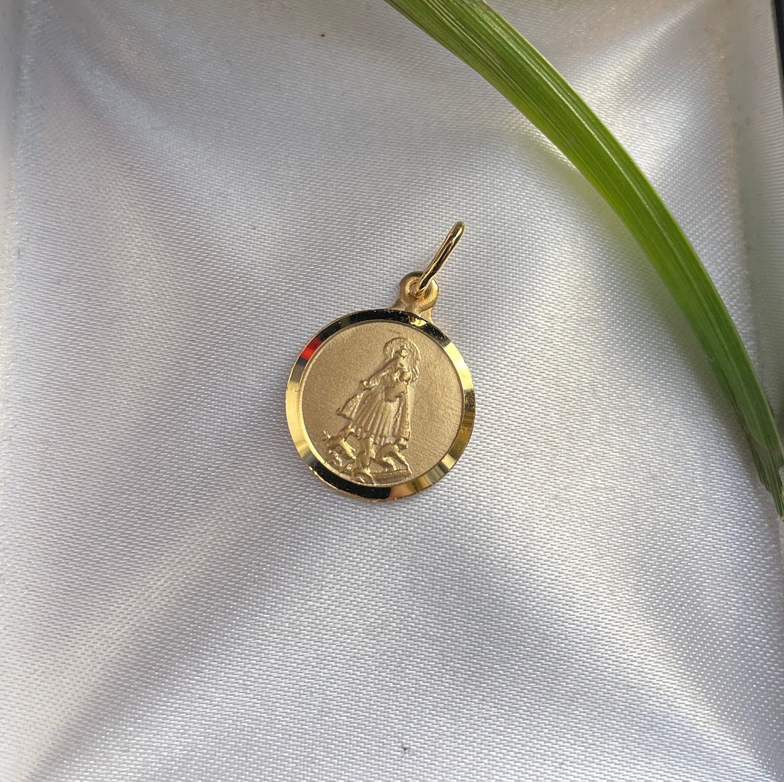 14kt Solid Gold Medal of Our Lady of Charity / Medal of Our Lady of ...
