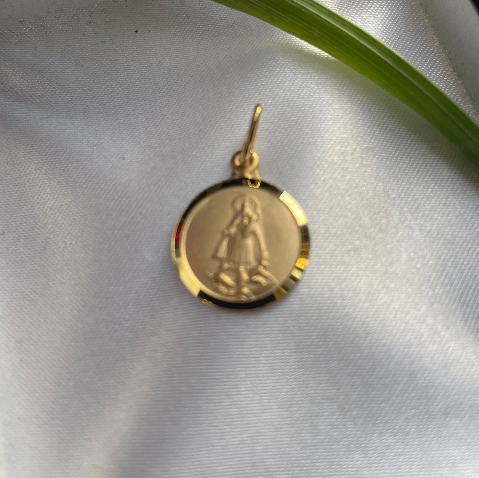 14kt Solid Gold Medal of Our Lady of Charity / Medal of Our Lady of ...