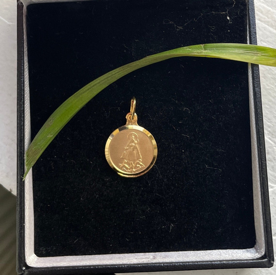 14kt Solid Gold Medal of Our Lady of Charity / Medal of Our Lady of ...