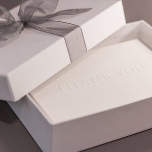 Conjunto de cartões de agradecimento em relevo