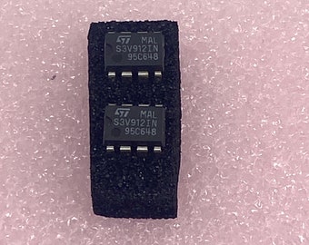 Pair of Harris HA7-5142-5 Op Amps New Old Stock 8 Pin CerDIP ICs 1984 Date Code