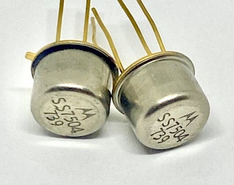 Pair of Motorola SS7504 Silicon BJT  PNP Transistors Vintage Semiconductors Tested HFE 235 and 224