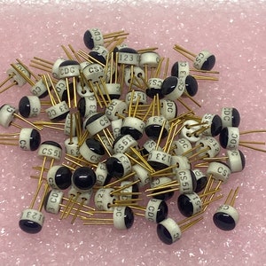 70 pcs Fairchild FCS5123 Epoxy White Top Transistors NOS Vintage 1960s BJT NPN  Hfe 70-100 Gold Legs CS5123