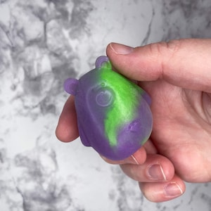 Adorable Heart Bear Squishy - Squeeze and Play Toy for Relaxation and Fun