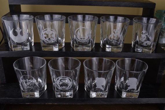 Star Wars Storm Trooper Whiskey Decanter + 2 Shot Glasses - The