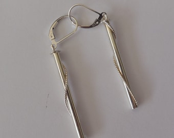 Pendientes colgantes tubulares de plata de ley hechos a mano, diseño moderno.