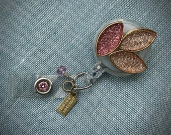 Porta badge con foglie rosa scintillanti in stile moderno Déco con dettagli in cristallo Swarovski per infermieri, medici o altri professionisti