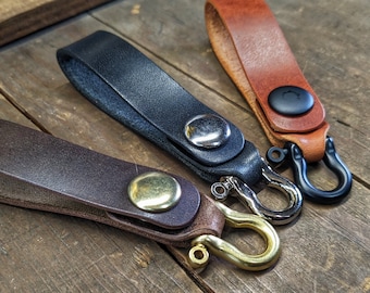 Horween Leather Snap keychain with shackle and keyring