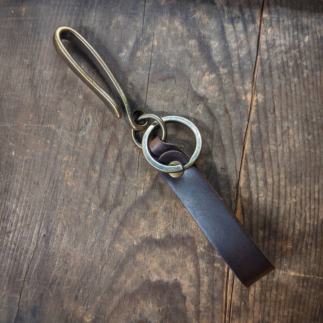 Caliber Leather Company Spring Mount Loop Japanese Fish Hook Horween Leather Personalized Keychain Antique Brass / Brown Nut