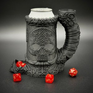 Celtic Skull Can Cozy Dice Tower 355 ml: D&D-speltillbehör
