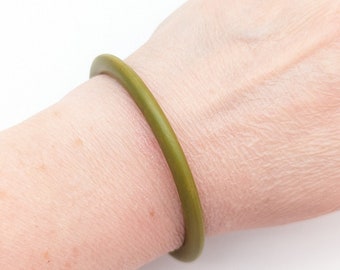 Vintage Green-Yellow Bakelite Bangle Bracelet - 7.85"