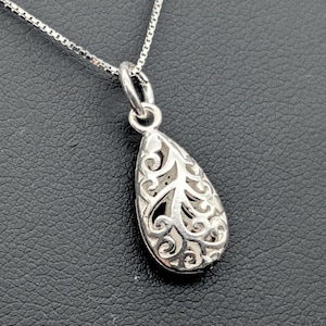 Sterlingzilveren druppelhanger, zilveren filigraan, rolwerk, peervormig