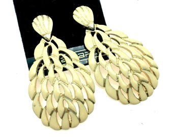Bold Vintage 1980s Gold Tone & Cream Enamel Teardrop Dangle Earrings