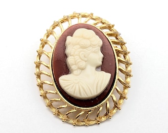 Vintage Red and White Resin Cameo Brooch With Gold Tone Bezel