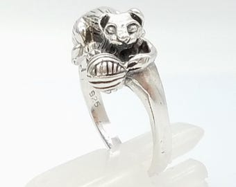 Vintage Sterling Silver Cat With Ball of Yarn Ring Size 6.75 or 7.5