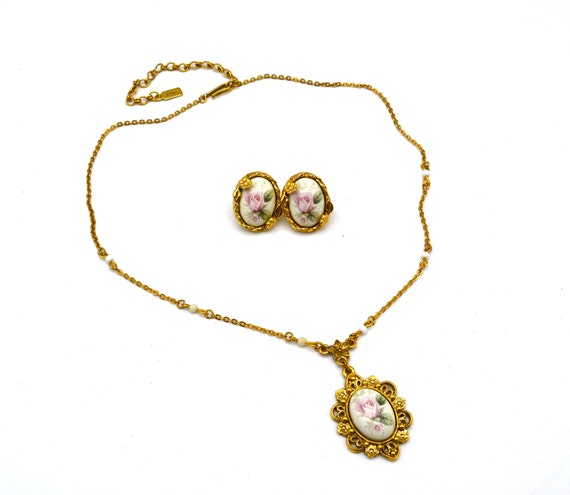 1928 porcelain rose necklace deals