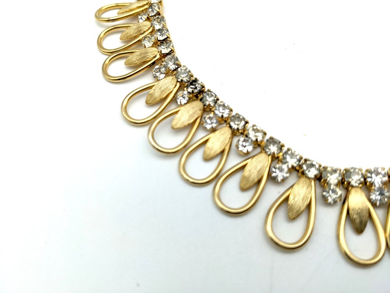 Vintage Signed Sarah Coventry Rhinestone Gold Tone Necklace 18