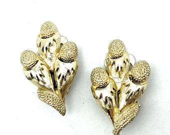 Vintage Coro Gold Tone Floral Clip On Earrings