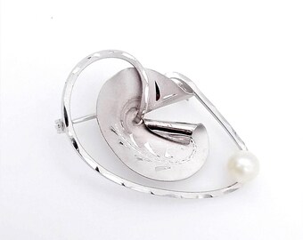 Sterling Silver & Cultured Pearl Etched Abstract Brooch Signed DCE, Curtis Jewelry