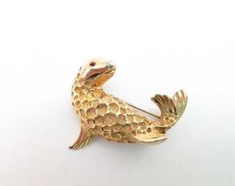 Vintage Signed Coro Gold Tone Seal Brooch - 1.25