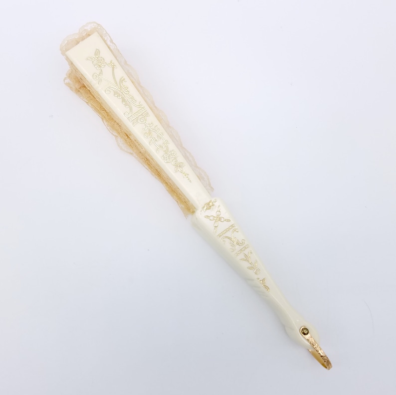9.25 1950/'s Beige Lace Fan With Gold Accents