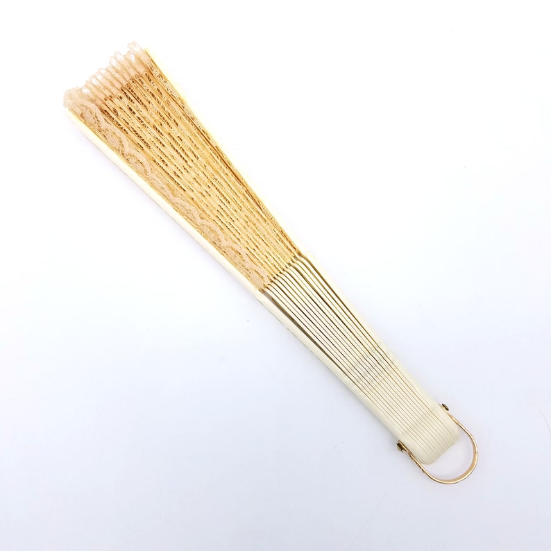 9.25 1950/'s Beige Lace Fan With Gold Accents