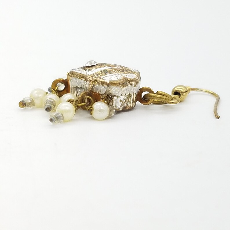 Vintage Beaded Faux Pearl /& Damascene White and Gold Pendant Necklace and Earring Set