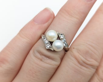 Vintage 10K White Gold Cultured Pearl and CZ Ring Bypass Ring - Size 5.25, resizeable