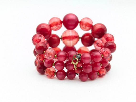 Vintage Red & Pink Lucite Bead Memory Wire Bracel… - image 4
