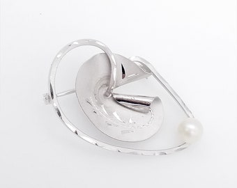 Vintage Sterling Silver & Cultured Pearl Etched Abstract Brooch Signed DCE, Curtis Jewelry