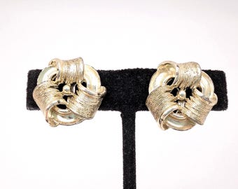 Vintage Lisner Pale Gold Tone Knot Clip-On Earrings - .75"